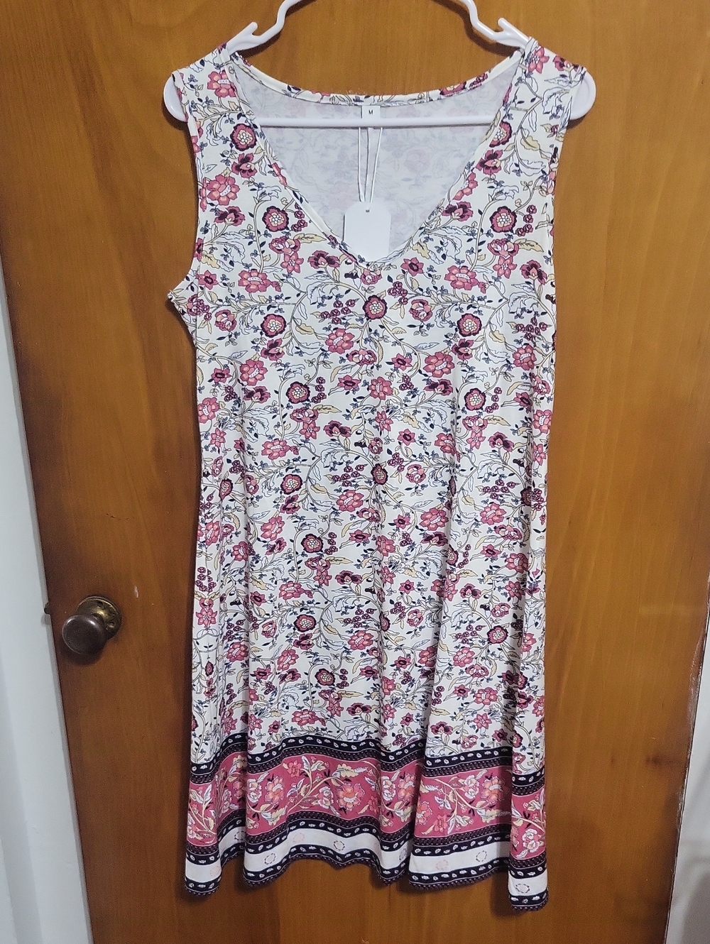 NWT Size Medium- Amazon Brand Floral Sleeveless V-Neck Swing Dress